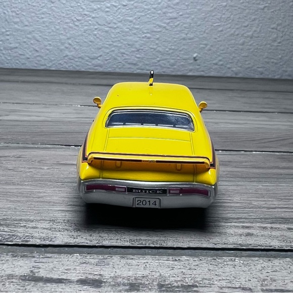 Hallmark NEW 2014 Christmas Ornament 1970 Buick® GSX™ Classic American Cars #24 - Picture 8 of 13